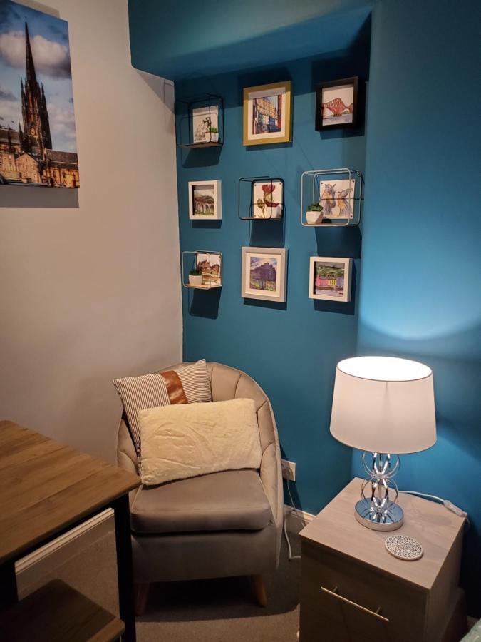 Carvetii - Mayhaven House - Tranquil Cul-De-Sac - 2 Bedrooms, Sleeps 4 Guests Dunfermline Eksteriør bilde